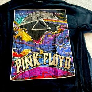 Men’s medium Pink Floyd Dark side of the moon short sleeve shirt